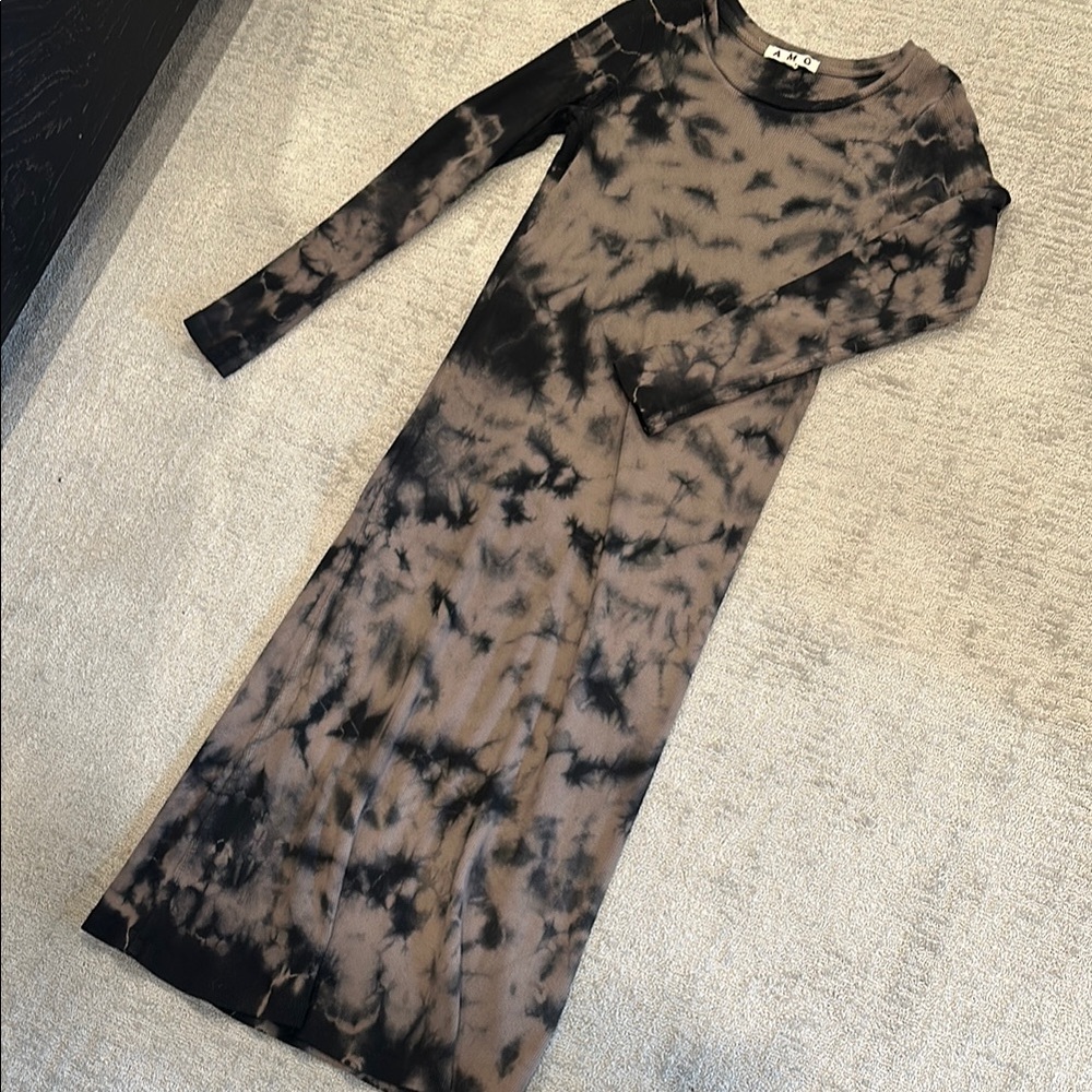 Amo Tie-Dye Long Sleeve Dress